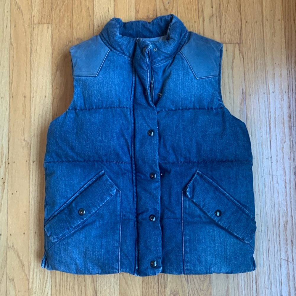 2009 Gap Denim Puffy Vest. Size S.